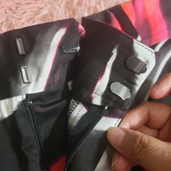 Calvin Klein red,black and white color short sz 14 - Picture 4 of 8